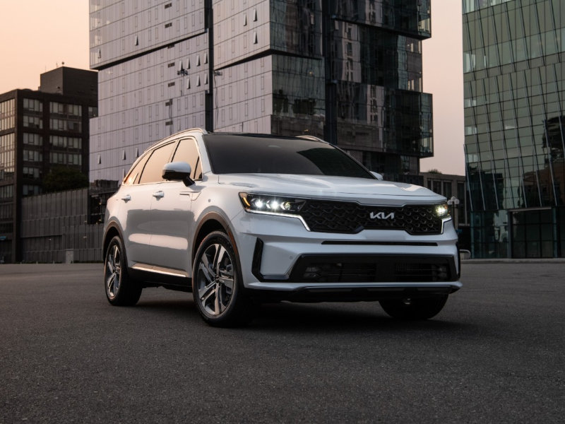 The 2023 Kia Sorento Plug-in Hybrid is now available near New Franklin OH