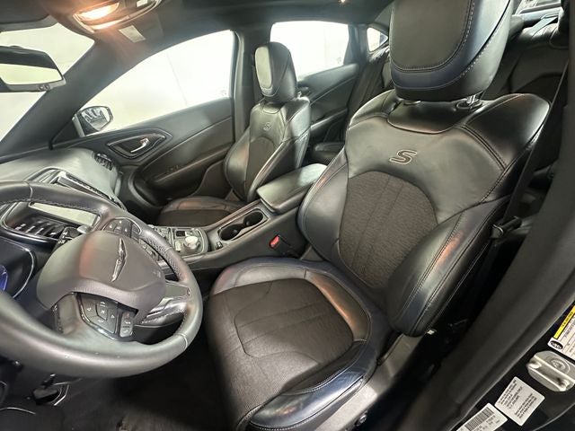 2016 Chrysler 200 S