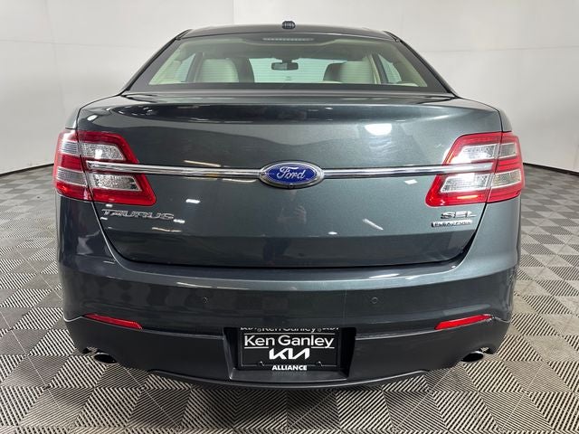 2016 Ford Taurus SEL