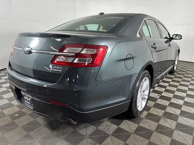 2016 Ford Taurus SEL
