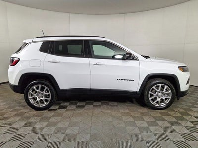2023 Jeep Compass Latitude Lux