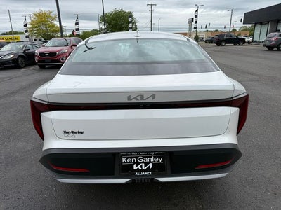 2026 Kia K4 LXS