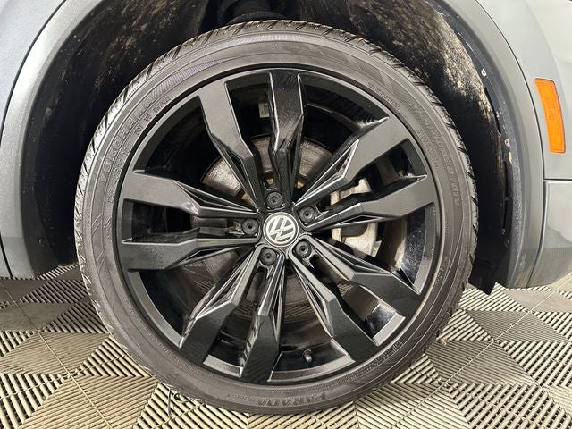2021 Volkswagen Tiguan 2.0T SE R-Line Black
