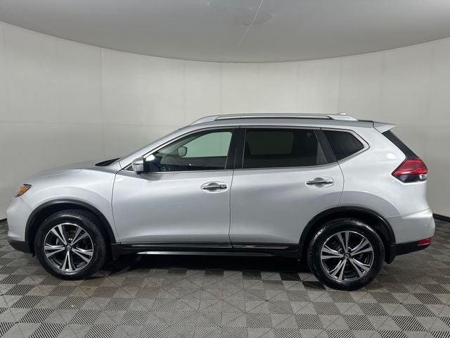 Used 2017 Nissan Rogue SL with VIN 5N1AT2MV0HC887277 for sale in Alliance, OH