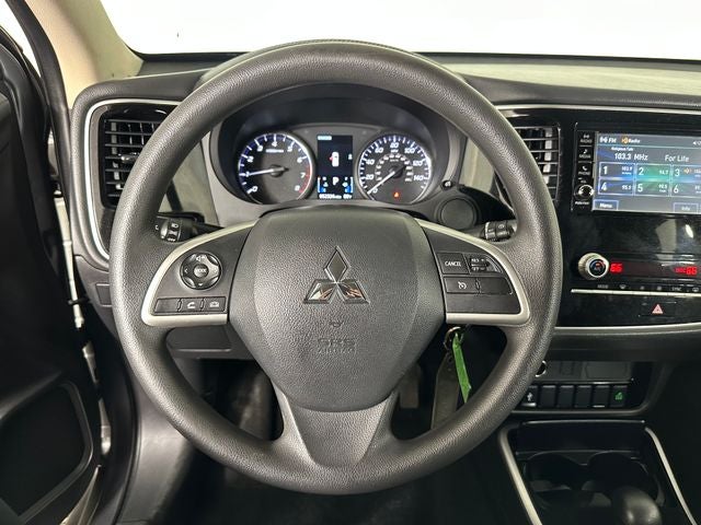 2020 Mitsubishi Outlander Base