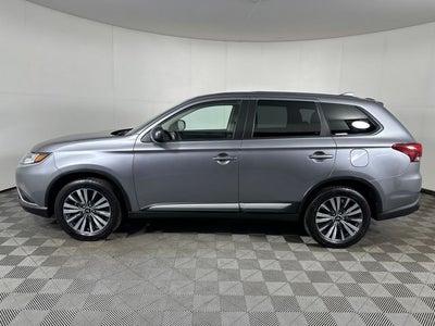 2020 Mitsubishi Outlander Base