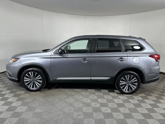 2020 Mitsubishi Outlander Base