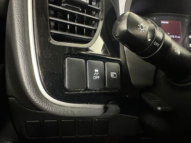 2020 Mitsubishi Outlander Base