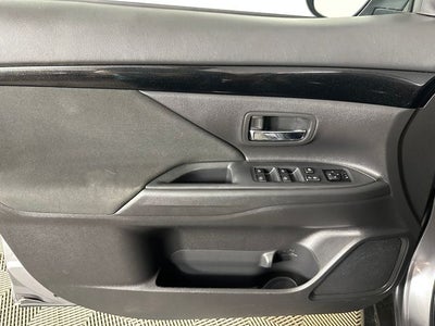 2020 Mitsubishi Outlander Base