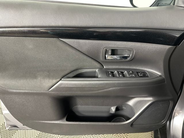 2020 Mitsubishi Outlander Base