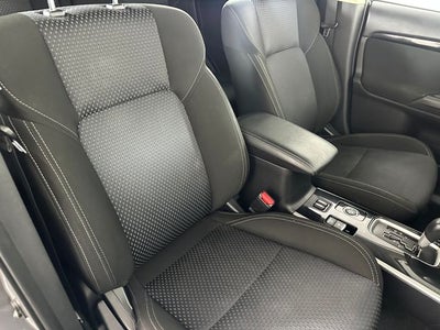 2020 Mitsubishi Outlander Base