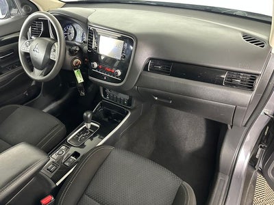 2020 Mitsubishi Outlander Base