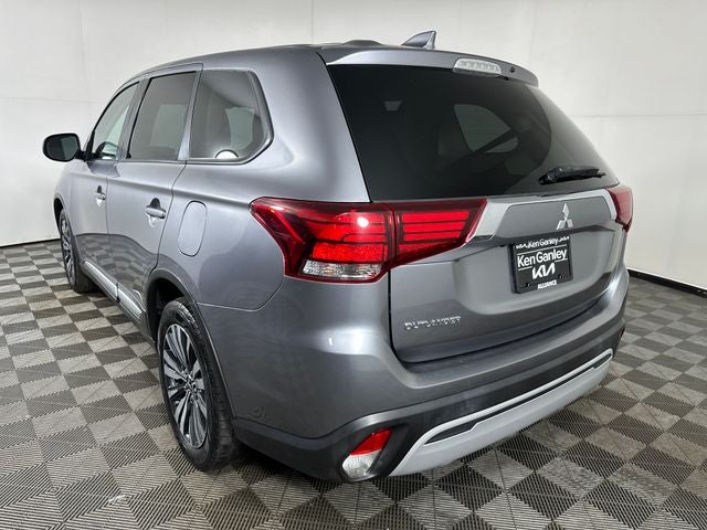 2020 Mitsubishi Outlander Base
