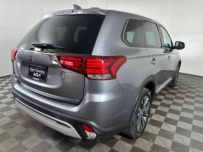 2020 Mitsubishi Outlander Base