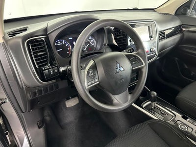 2020 Mitsubishi Outlander Base