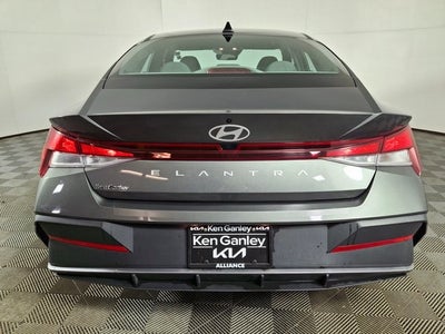2024 Hyundai Elantra SE