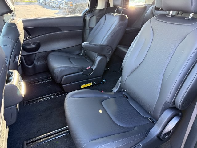 2027 Kia Carnival EX