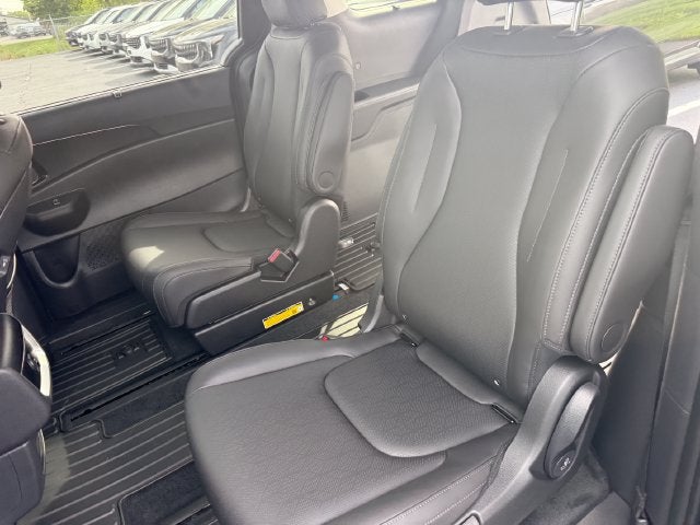 2027 Kia Carnival Hybrid EX