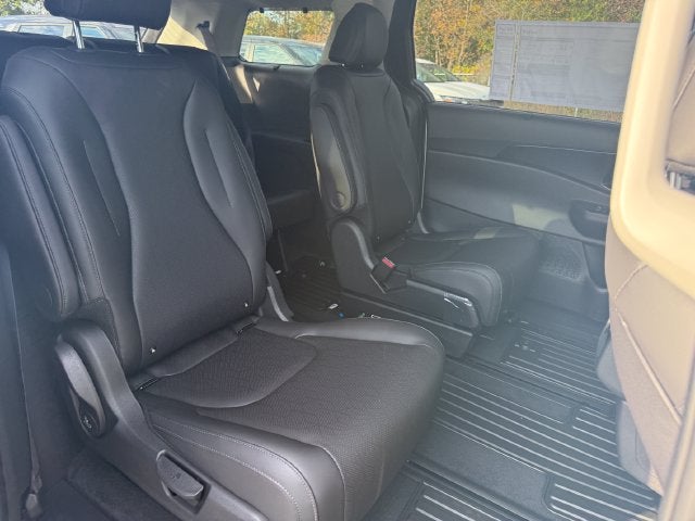 2027 Kia Carnival Hybrid EX