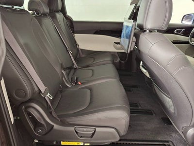 2024 Kia Carnival SX