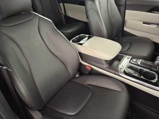 2024 Kia Carnival SX