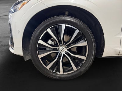 2023 Volvo XC60 B5 Plus Dark Theme