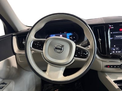2023 Volvo XC60 B5 Plus Dark Theme