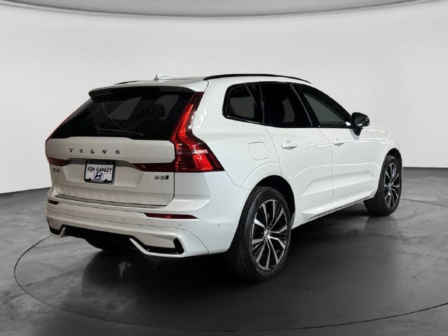 2023 Volvo XC60 B5 Plus Dark Theme