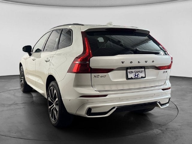 2023 Volvo XC60 B5 Plus Dark Theme