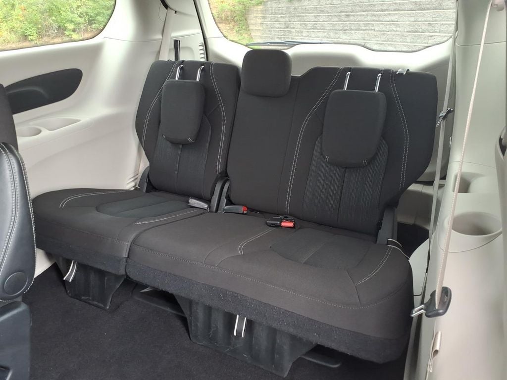 2024 Chrysler Voyager LX