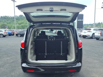 2024 Chrysler Voyager LX
