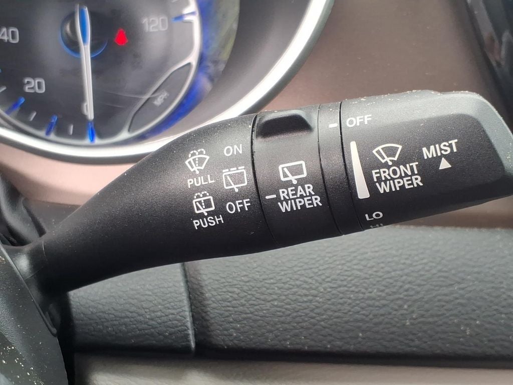 2024 Chrysler Voyager LX