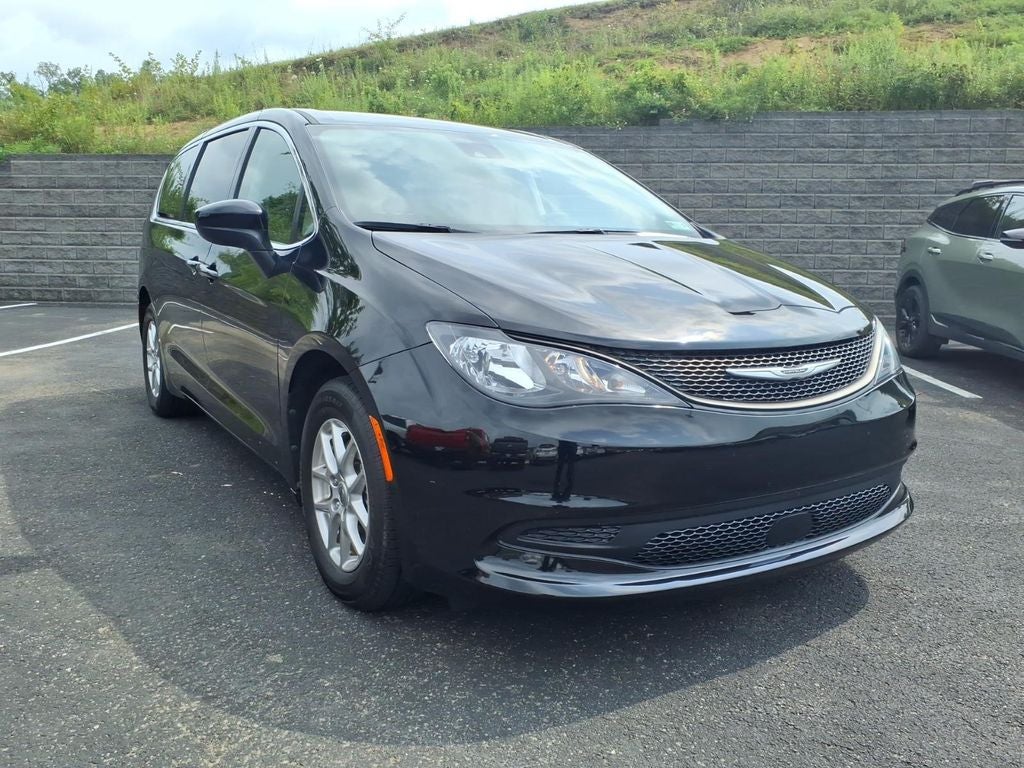2024 Chrysler Voyager LX
