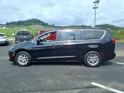 2024 Chrysler Voyager LX