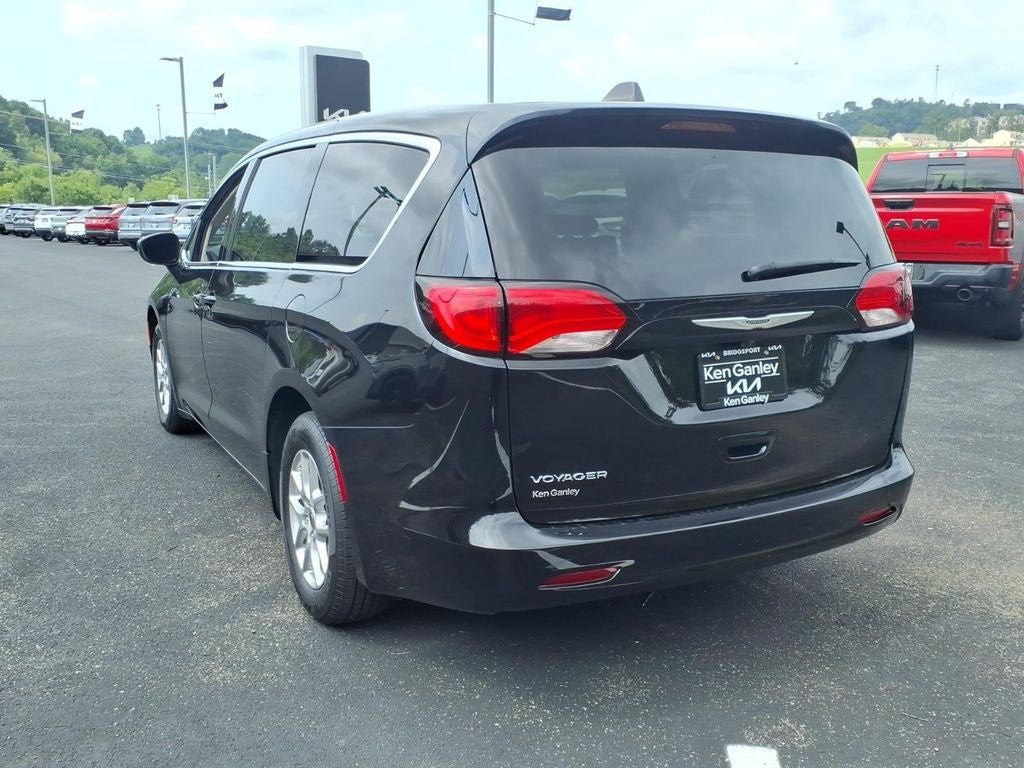 2024 Chrysler Voyager LX
