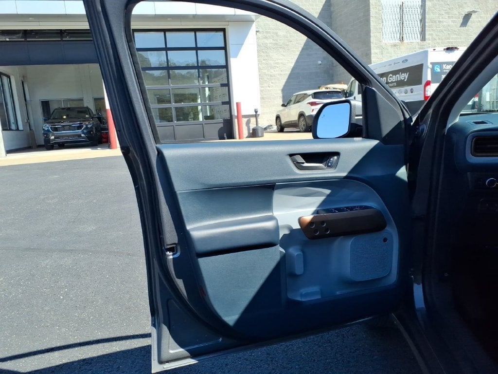 2023 Ford Maverick Lariat