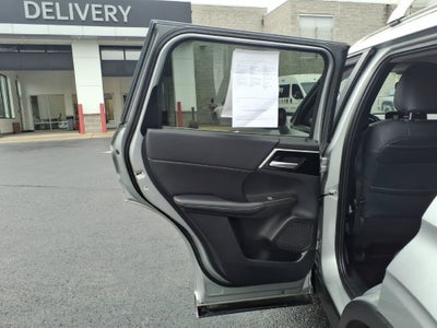 2024 Mitsubishi Outlander Base