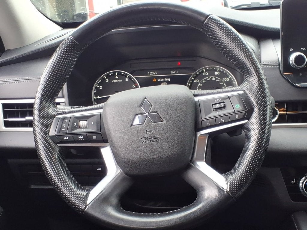 2024 Mitsubishi Outlander Base
