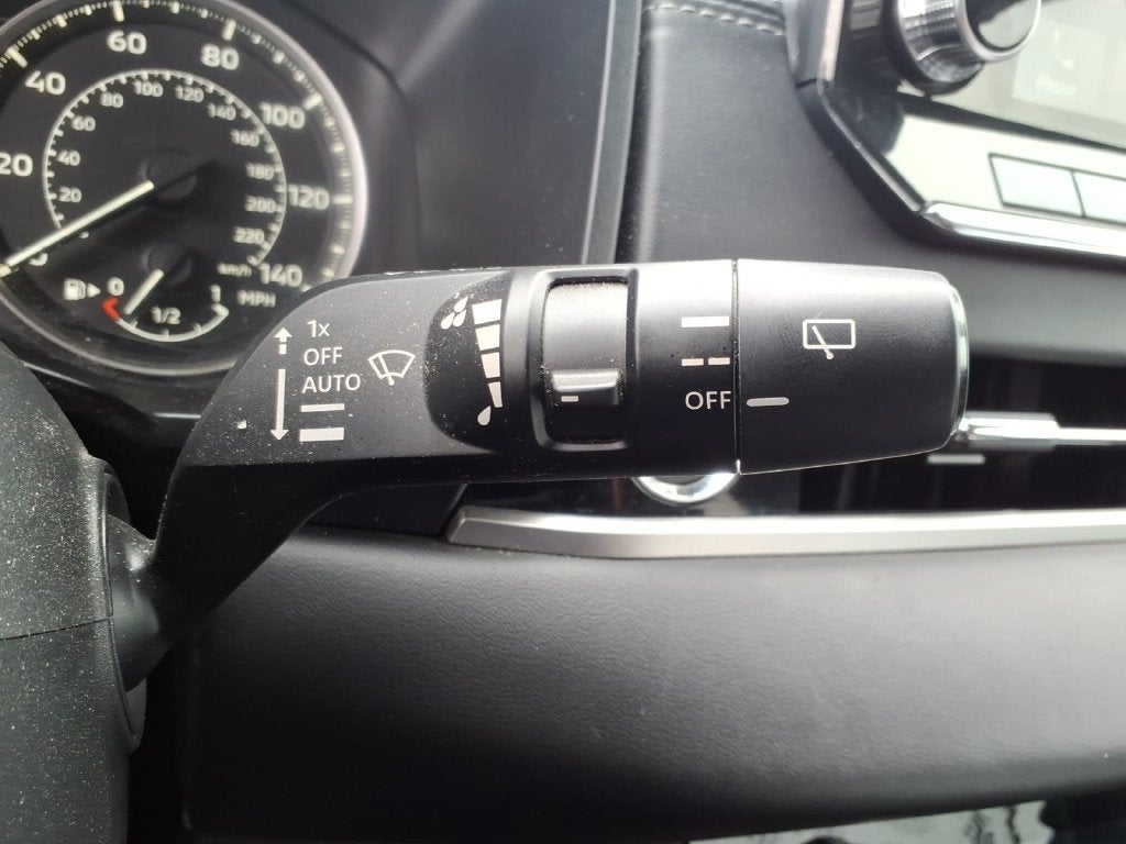 2024 Mitsubishi Outlander Base
