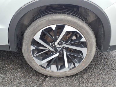 2024 Mitsubishi Outlander Base