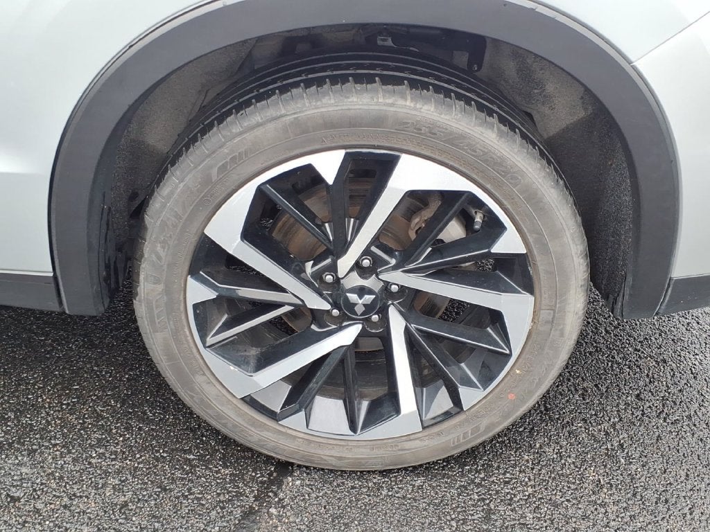 2024 Mitsubishi Outlander Base