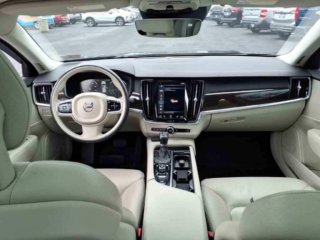 2018 Volvo S90 T5 Momentum